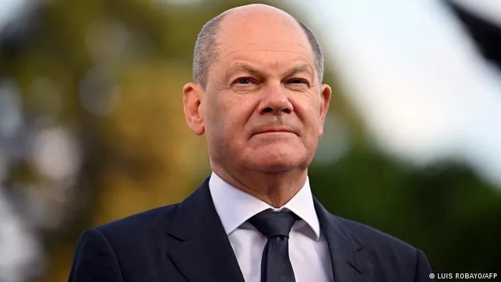 Scholz refuzon k&euml;rkes&euml;n e Ukrain&euml;s p&euml;r avion&euml;t