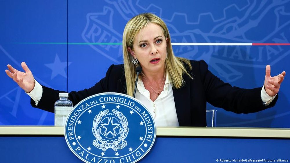 DW: Giorgia Meloni me tone t&euml; buta dhe qeverisje t&euml; hekurt