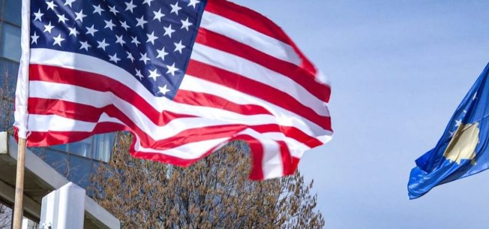 Ambasada e SHBA n&euml; Prishtin&euml; reagon pas aludimeve n&euml; rrjetet