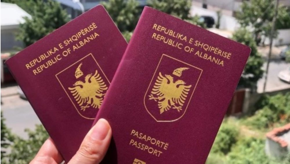 Courrier des Balkans: Qeveria i mbyll der&euml;n francez&euml;ve t&euml;