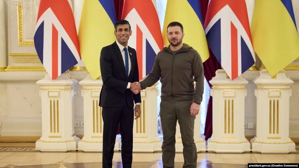 Kryeministri Sunak i premton Zelenskyt mb&euml;shtetje afatgjat&euml; p&euml;r