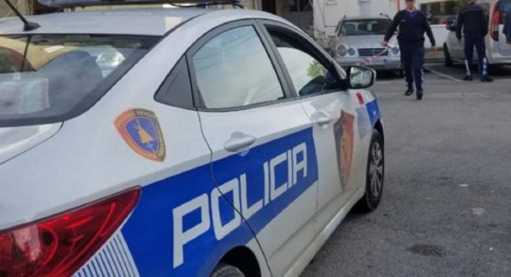 I drejtuan arm&euml;n e sh&euml;rbimit nj&euml;ri-tjetrit / AMP: Vendosen