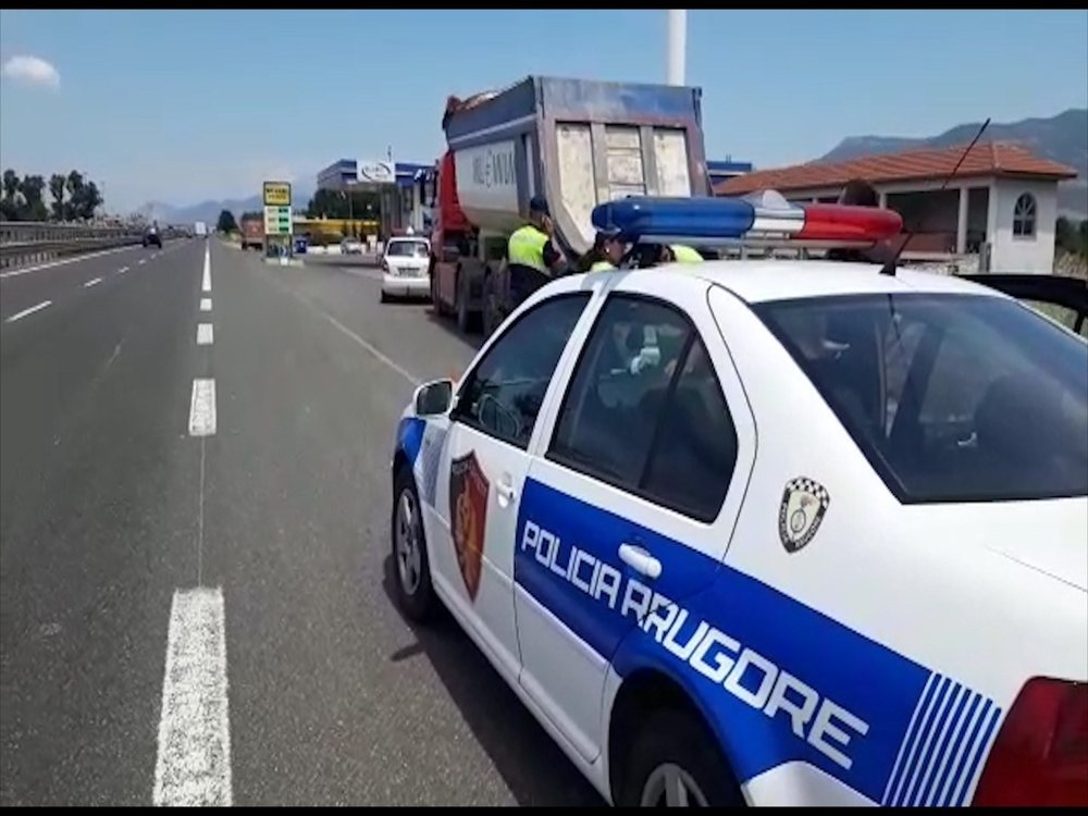 T&euml; arrestuar, gjoba dhe pezullim patente, Policia nuk fal shofer&euml;t