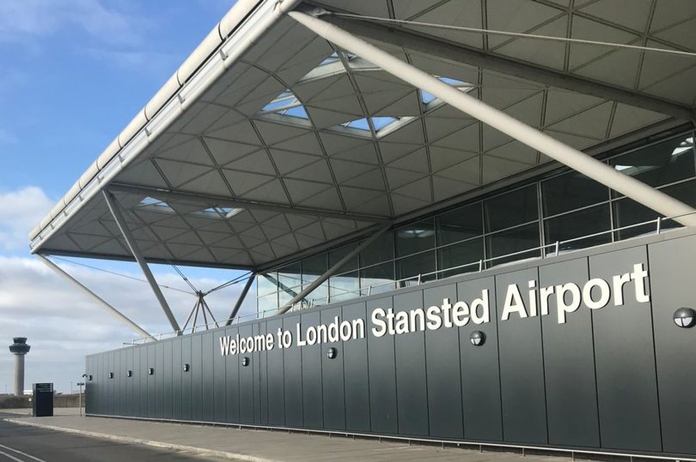 Mjek&euml;t britanik&euml; hetojn&euml; vdekjen e stjuardes&euml;s s&euml; Air