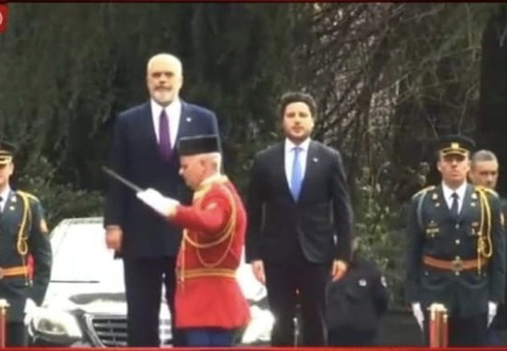Nis ceremonia e mbledhjes s&euml; p&euml;rbashk&euml;t mes qeveris&euml; s&euml;