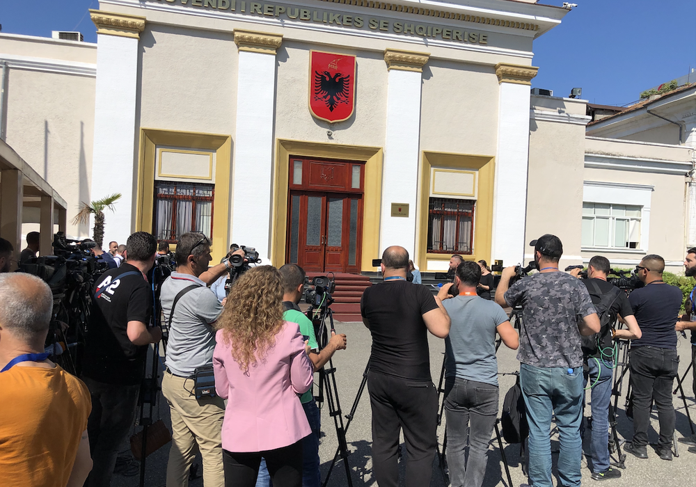 Nisma n&euml; Kuvend/ Gazetar&euml;t t&euml; ken&euml; mbrojtje ligjore si