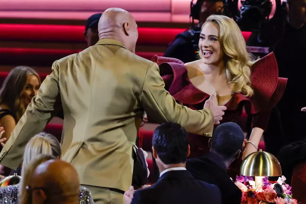 The Rock flet p&euml;r takimin me Adele: E admiroj