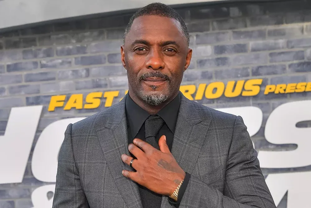 Idris Elba reagon pas kritikave p&euml;r deklarat&euml;n e tij