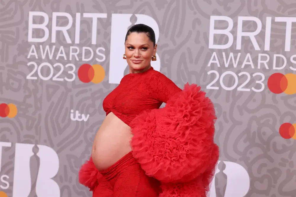 Jessie J zbulon gjinin&euml; e foshnj&euml;s