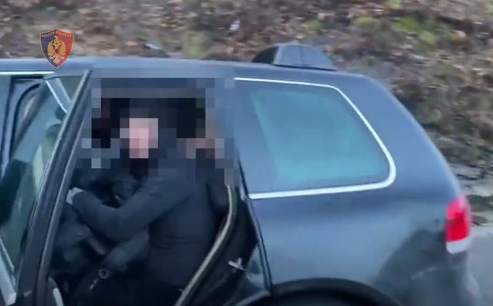 Nj&euml;ri i dehur me 13 emigrant&euml; n&euml; mjet, tjetri ruante