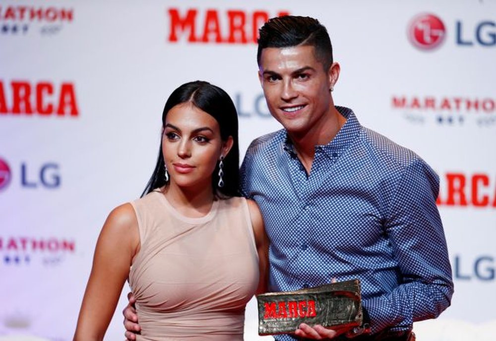 Georgina Rodriguez zbulon dhurat&euml;n e Cristiano Ronaldos