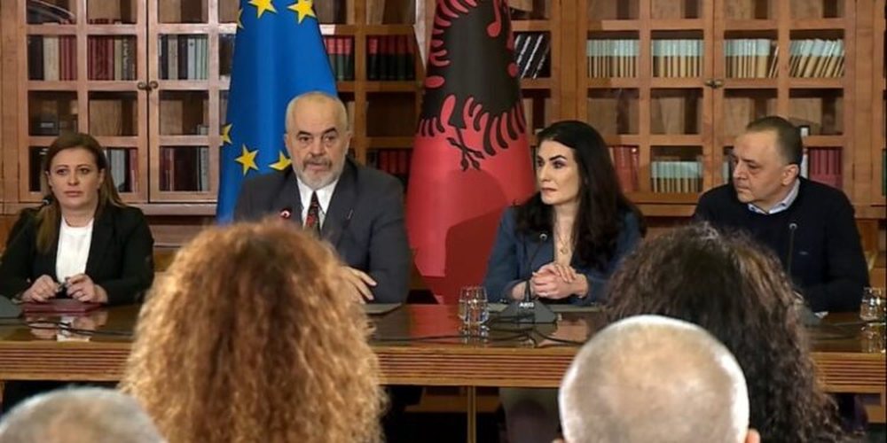10 vjet n&euml; pushtet, Rama porosi Dall&euml;ndyshe Bicit t&euml; luftoj&euml;