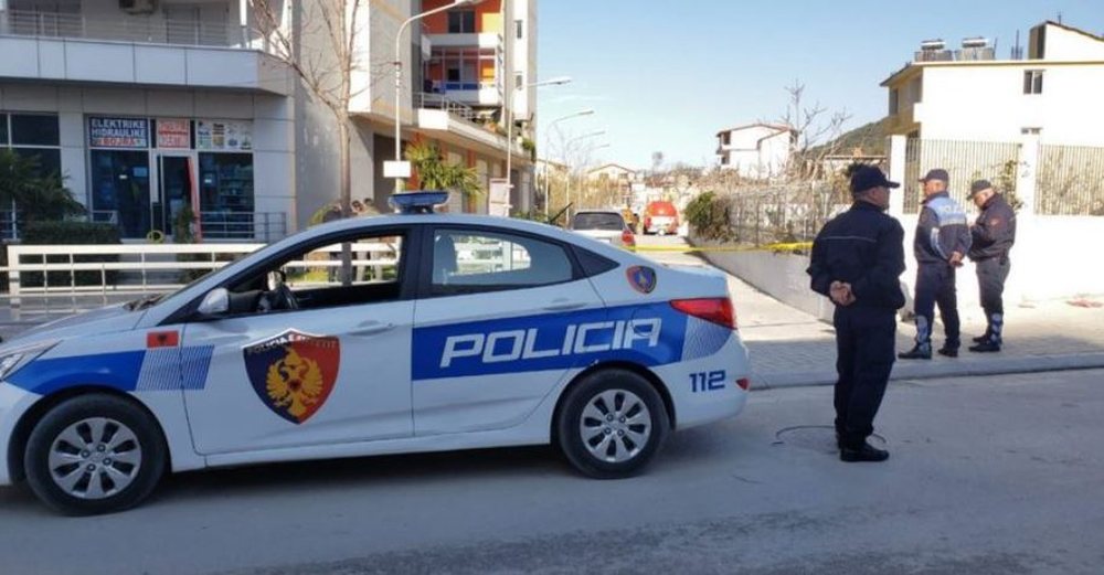 Elbasan/ I dogj&euml;n mjetin, 23-vje&ccedil;ari merr peng e dhunon nj&euml; nga
