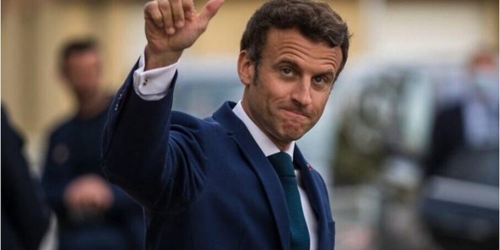 Qeveria e Macronit p&euml;rballet me dy mocione mosbesimi