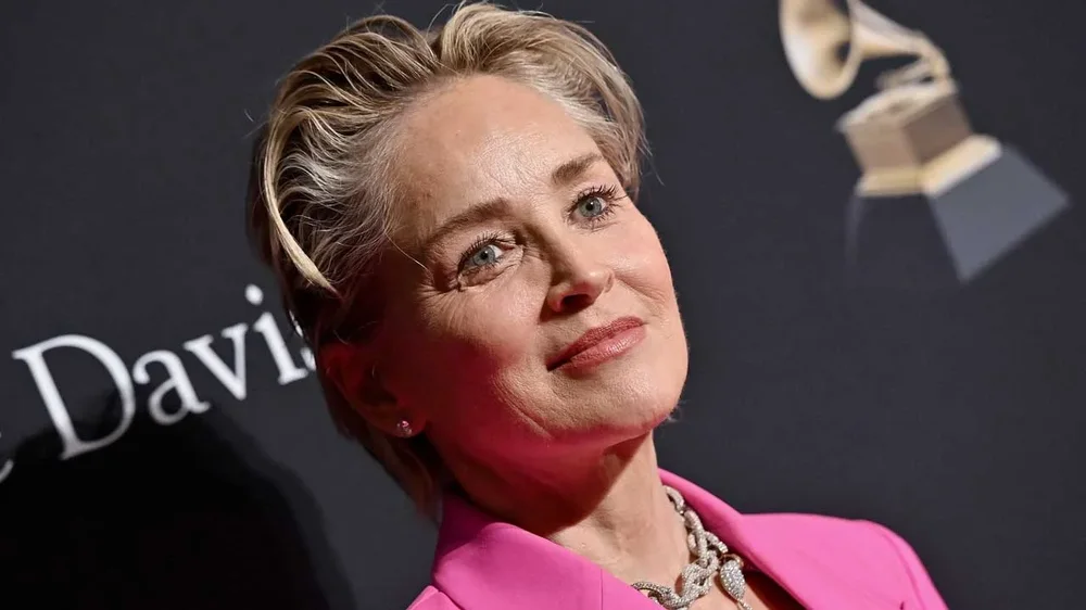 Sharon Stone: Humba kujdestarin&euml; e djalit fal&euml; 'Basic