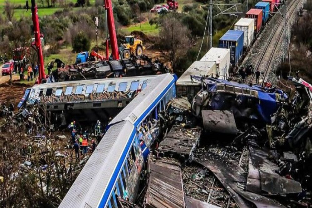 EMRAT/ 6 shqiptar&euml; mes viktimave n&euml; aksidentin e trenave n&euml; Greqi