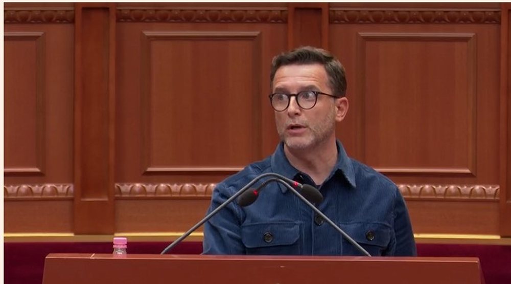 Revoltohet Bra&ccedil;e: Tmerr! Gjyqtari q&euml; liroi Dan Hutr&euml;n ka kaluar