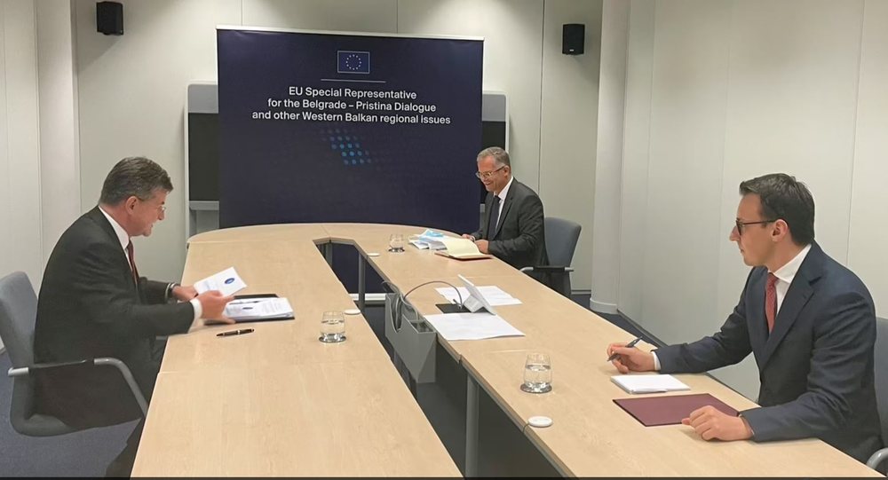 Dialogu Kosov&euml;-Serbi vazhdon jav&euml;n tjet&euml;r n&euml; nivel t&euml;