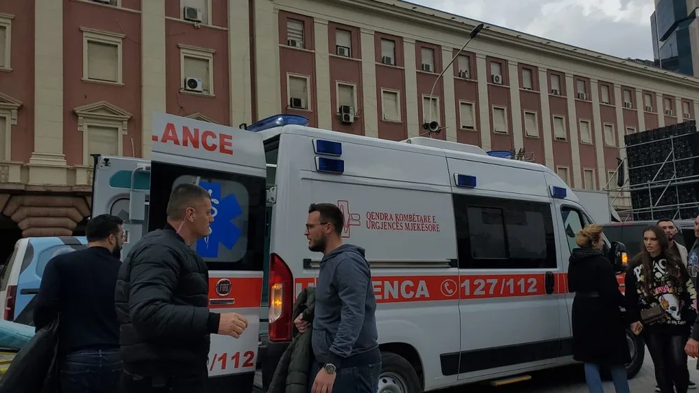 Protesta para Kryeministris&euml;, humb ndjenjat nj&euml; vajz&euml;