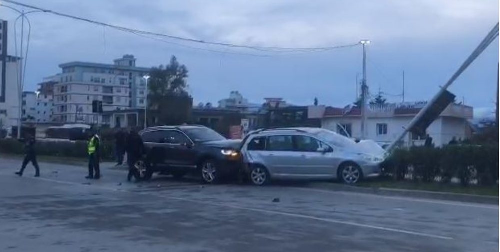 Aksident n&euml; Vlor&euml;, nj&euml; i plagosur n&euml; gjendje t&euml;