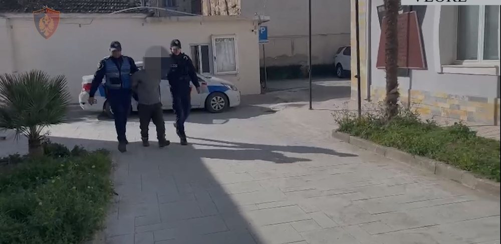 Arrestohet autori i 14 vjedhjeve n&euml; Vlor&euml;, vihet n&euml;n hetim djali