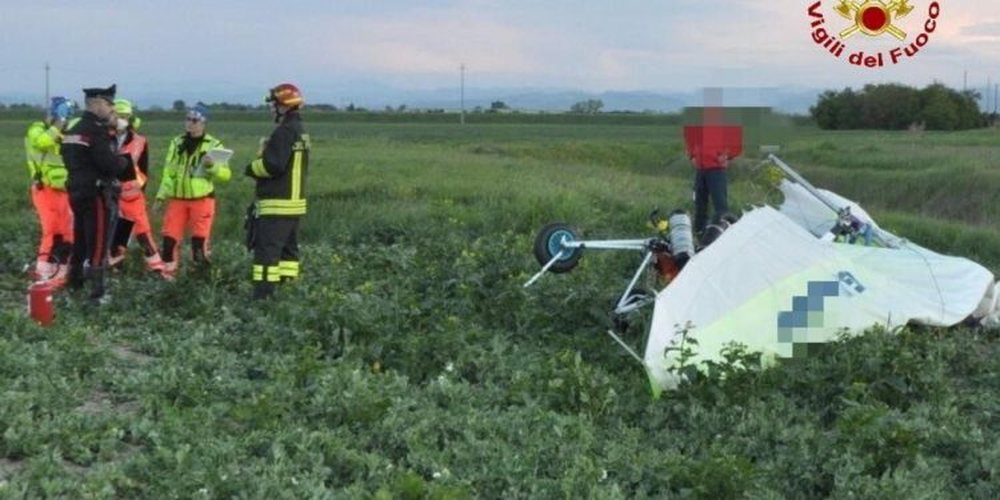 Rr&euml;zohet parashuta n&euml; Itali, humb jet&euml;n 32-vje&ccedil;ari