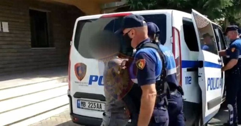 Sherr n&euml; Maliq, policia ndalon t&euml; riun