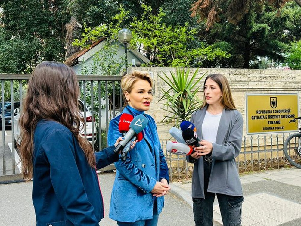 Kryemadhi padit Top Channel-in, k&euml;rkon 400 mij&euml; euro