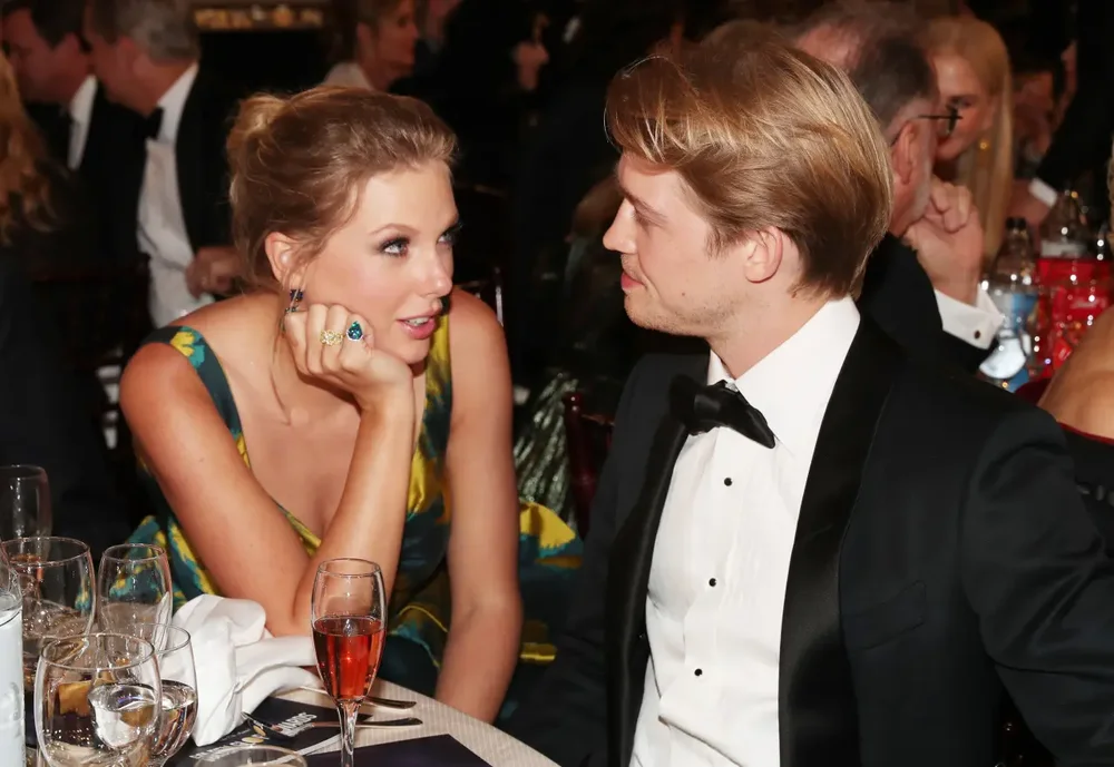 Zbulohen detaje rreth ndarjes s&euml; Taylor Swift me aktorin