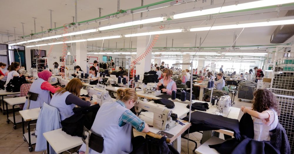 Tritol fasoneris&euml; s&euml; italianit/ Autori l&euml;vizi me