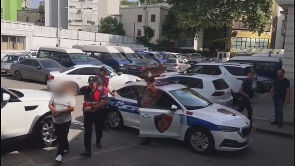 Skema/ Hiqeshin si zyrtar&euml; t&euml; lart&euml; dhe u shkruanin n&euml;