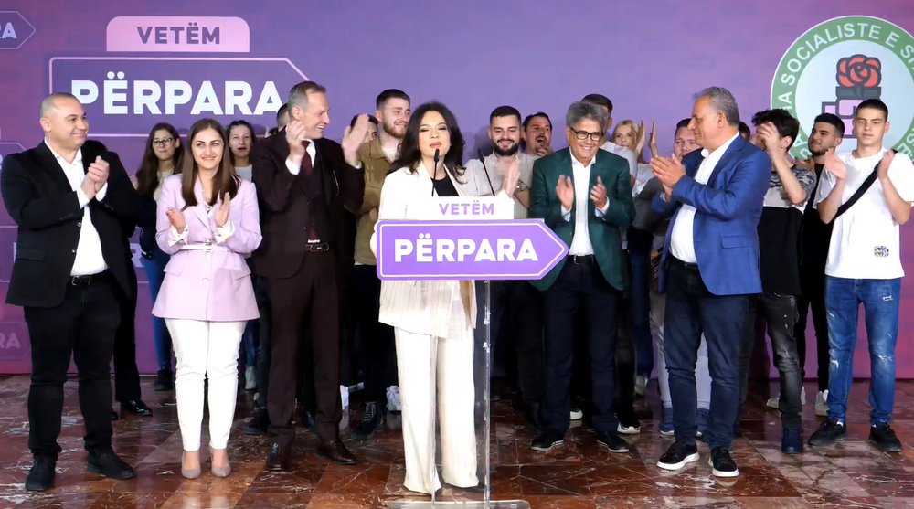 Fest&euml; n&euml; selin&euml; e PS "Shkodra nuk ra, por u ngrit"