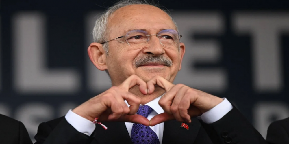 Nuk harron simbolin e zemr&euml;s me duar, kush &euml;sht&euml;