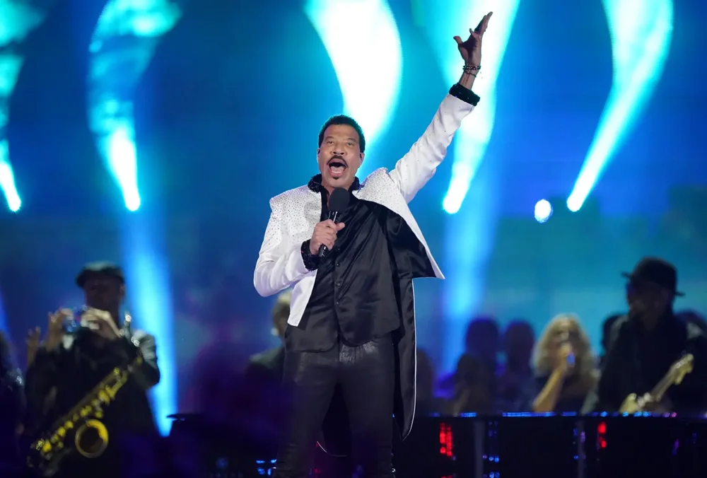 Lionel Richie zbulon sekretin p&euml;r nj&euml; pamje rinore