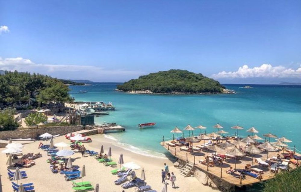 Bllokohen 8 skafe dhe 'Jet ski' n&euml; Durr&euml;s, Sh&euml;ngjin dhe