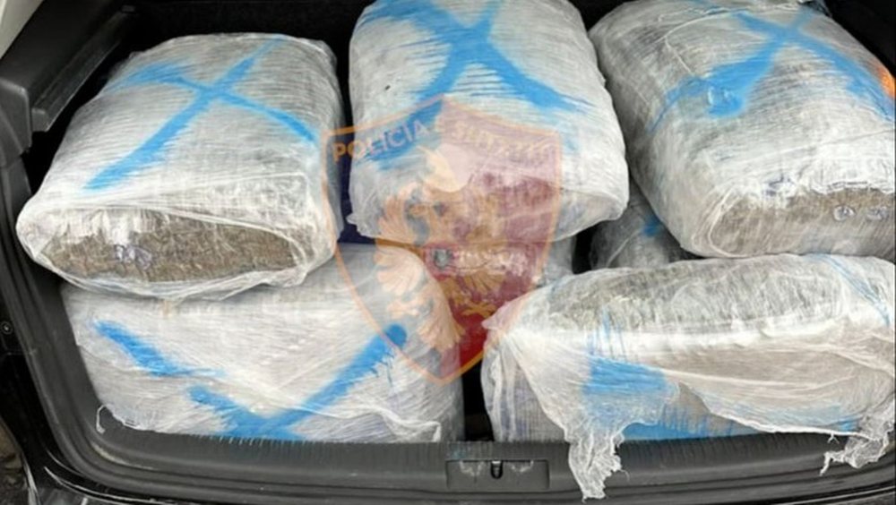 Transportonte 48.5 kg k&alpha;nabis, arrestohet 28-vje&ccedil;ari n&euml;