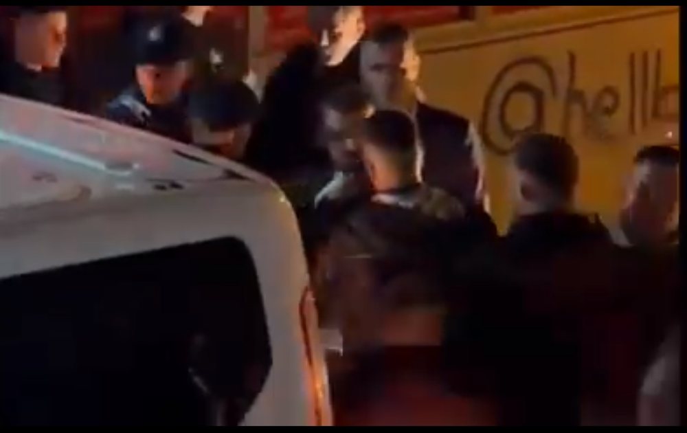VIDEO/ Tension n&euml; Dib&euml;r, zyrtar&euml;t e IKMT kapen duke