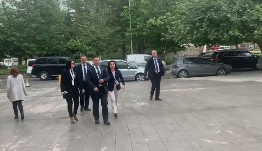 Yuri Kim mesazh nga Vlora: Askush s&rsquo;duhet t&euml; shes&euml; dhe t&euml;
