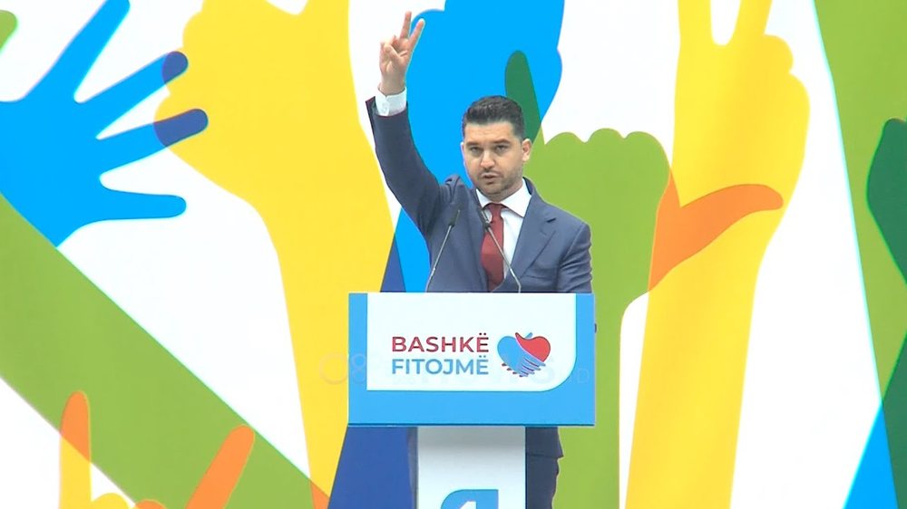 Fisnik Qosja i "Bashk&euml; fitojm&euml;" fiton Kavaj&euml;n, kalon