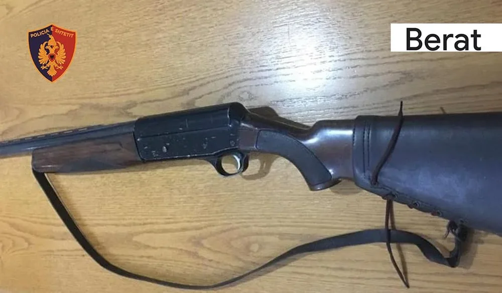 Q&euml;lloi me arm&euml; zjarri n&euml; aj&euml;r, arrestohet 55-vje&ccedil;ari