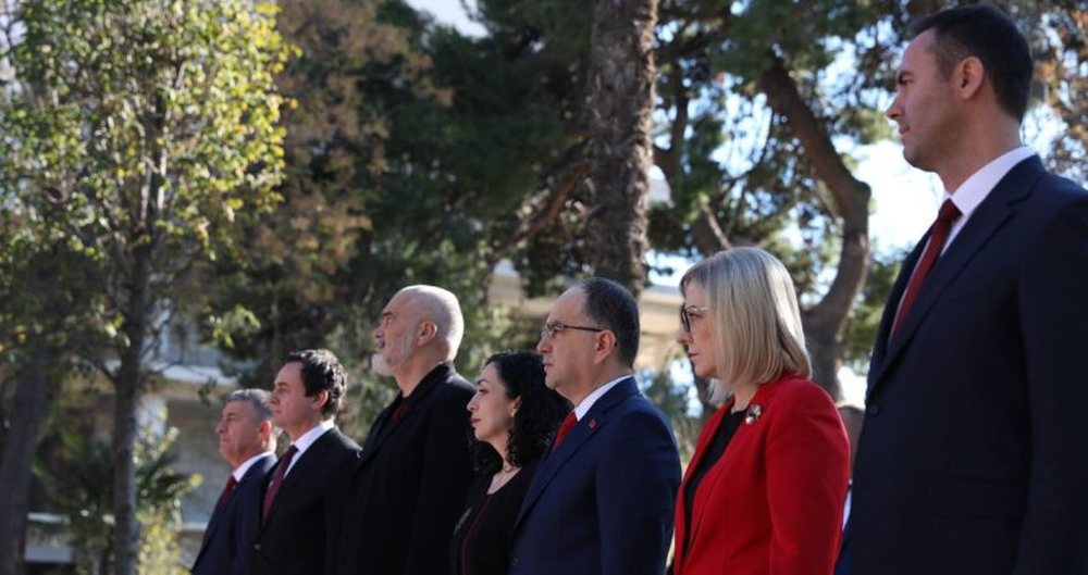 Analiza/ Politikan&euml;t shqiptar&euml; m&euml; t&euml; paguarit n&euml; rajon,