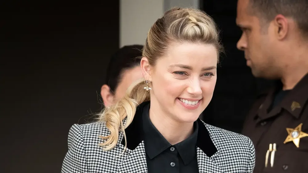 Amber Heard rikthehet n&euml; sken&euml;