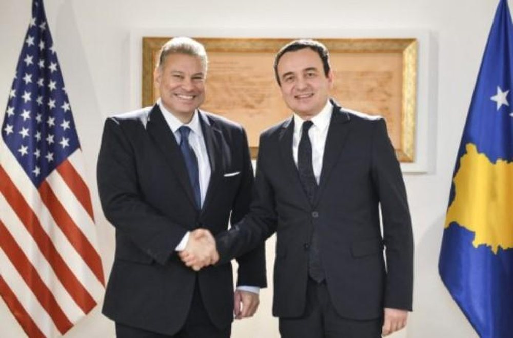 &Ccedil;far&euml; ndodhi?/ SHBA zbut tonet me Kurtin: Ai &euml;sht&euml;