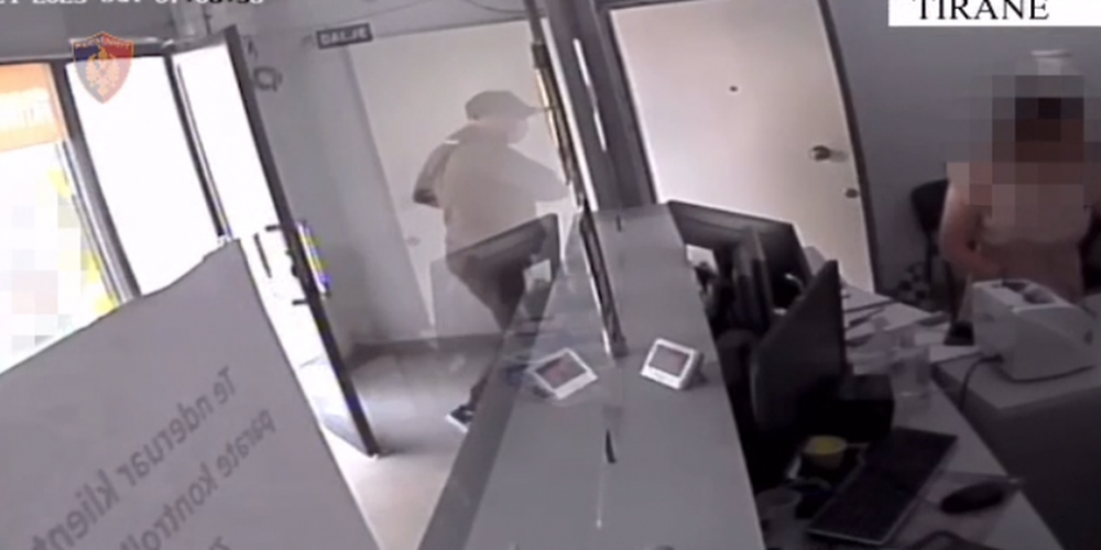 Grabitja e biznesit n&euml; Astir, policia ofron 5 mij&euml; euro shp&euml;rblim