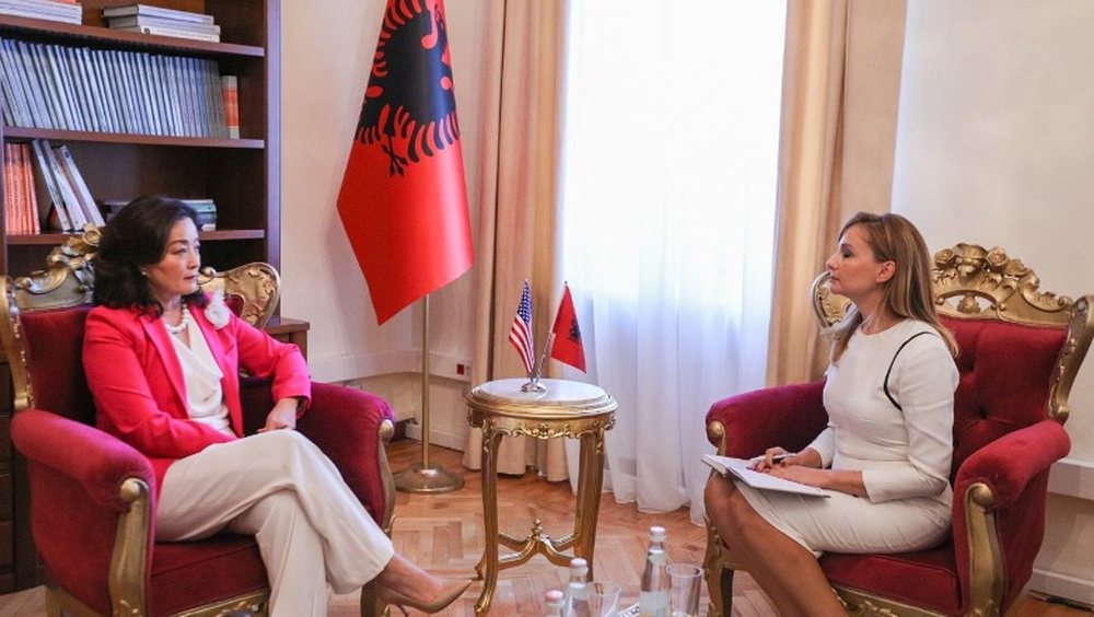 Yuri Kim drejt largimit nga Shqip&euml;ria, zgjedh t&euml; darkoj&euml; me
