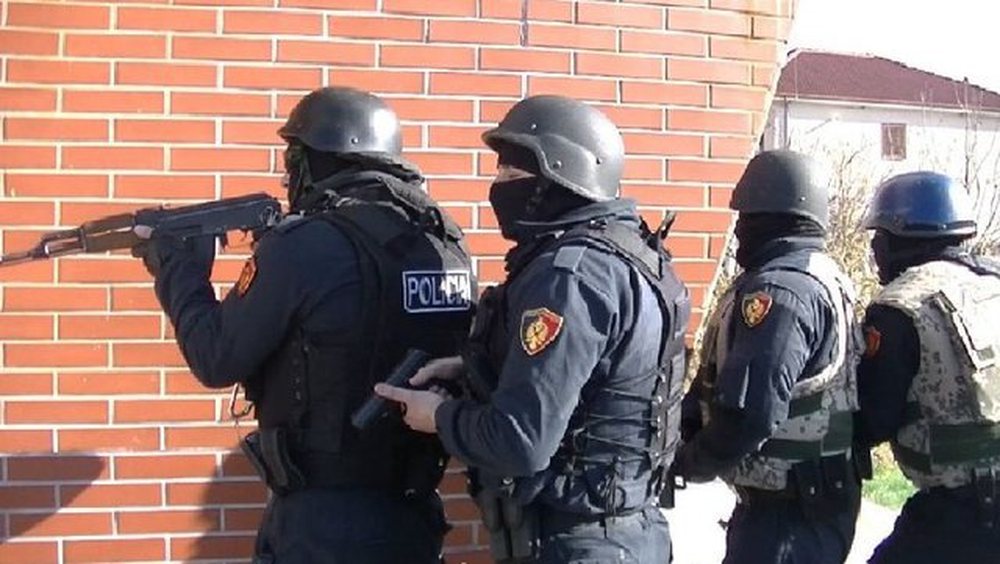 Terrori i Rrajave, FNSH e Shqiponjat zbarkojn&euml; n&euml; Nik&euml;l