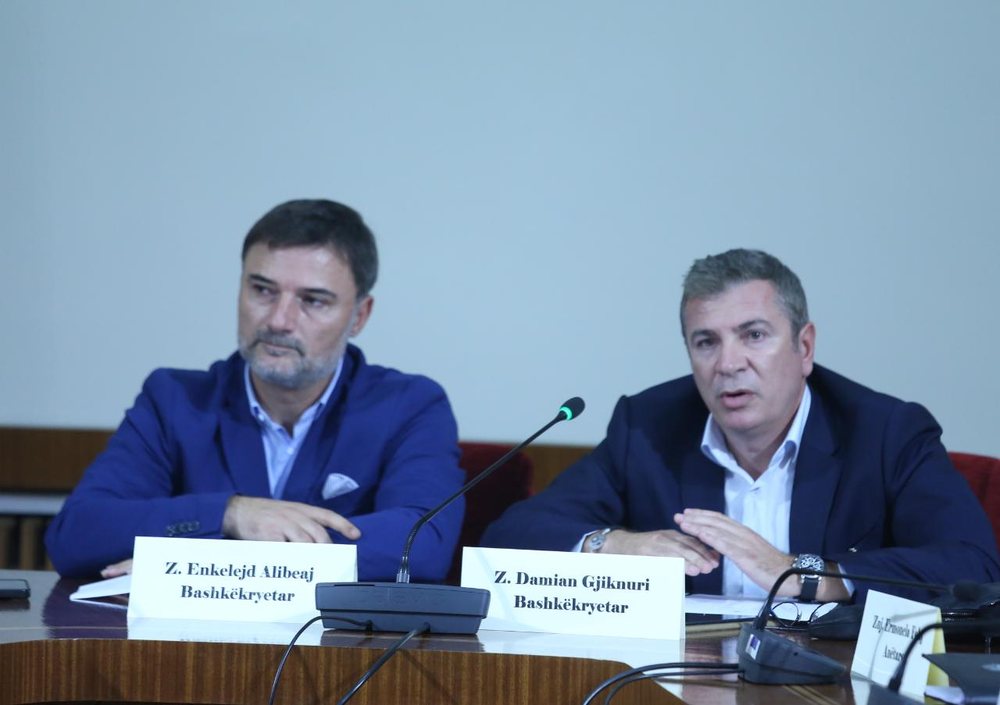 Reforma zgjedhore n&euml; &lsquo;pik&euml;n zero&rsquo;, opozita k&euml;rkon