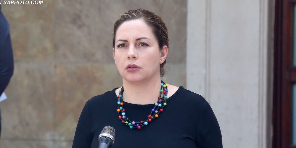 BIRN: &lsquo;Kalendari i ngjeshur&rsquo; i Kryetares s&euml; Kuvendit mban peng
