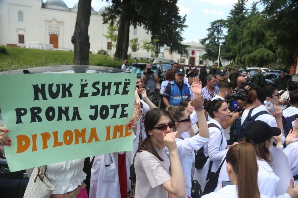 Student&euml;t e Mjek&euml;sis&euml;: Do t&euml; bojkotojm&euml; vitin akademik,