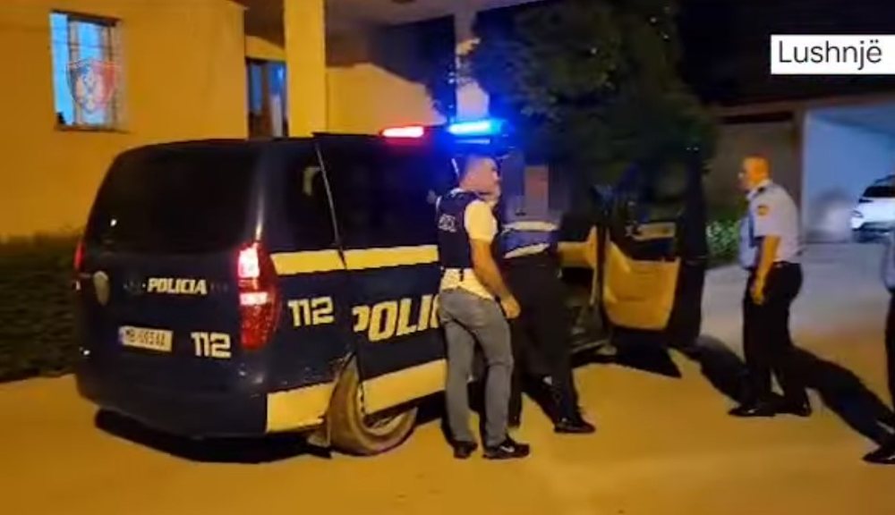 Si n&euml;p&euml;r filma, policia kap n&euml; flagranc&euml; grabit&euml;sit